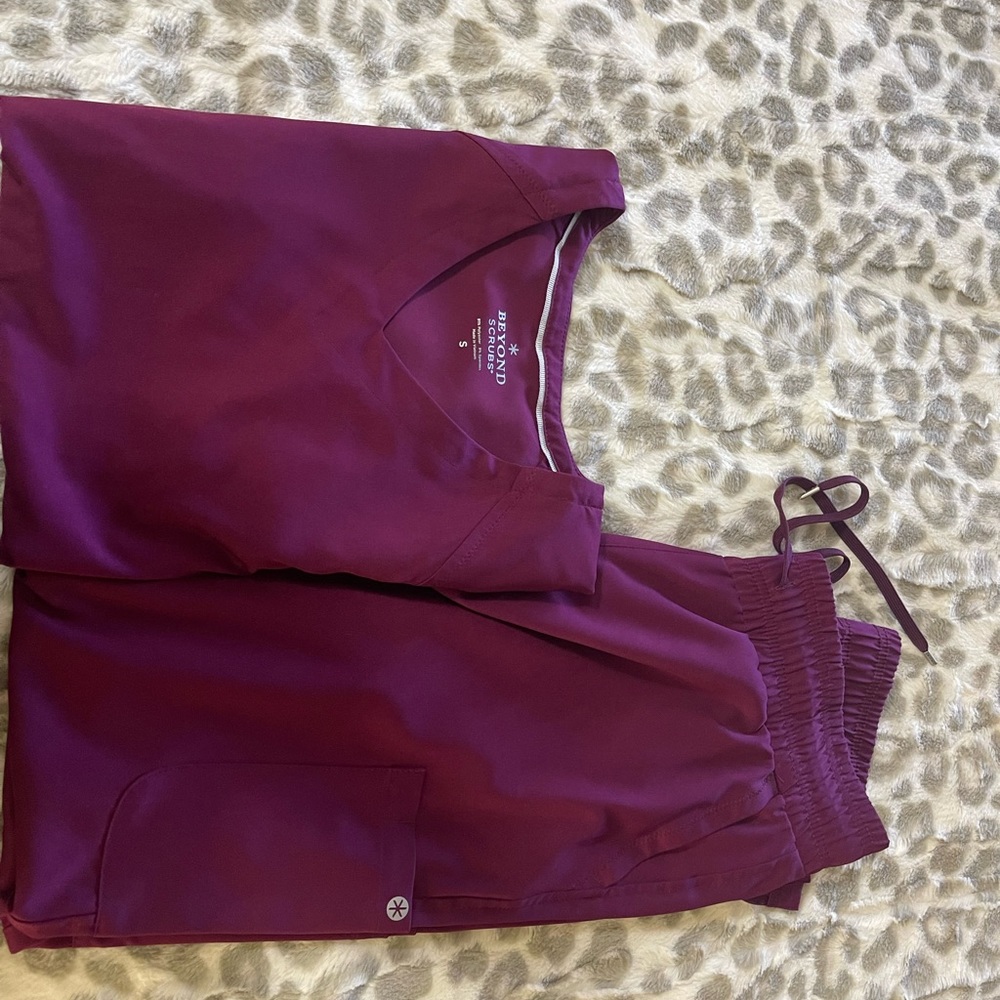 Scrub set - Picture 3 of 3